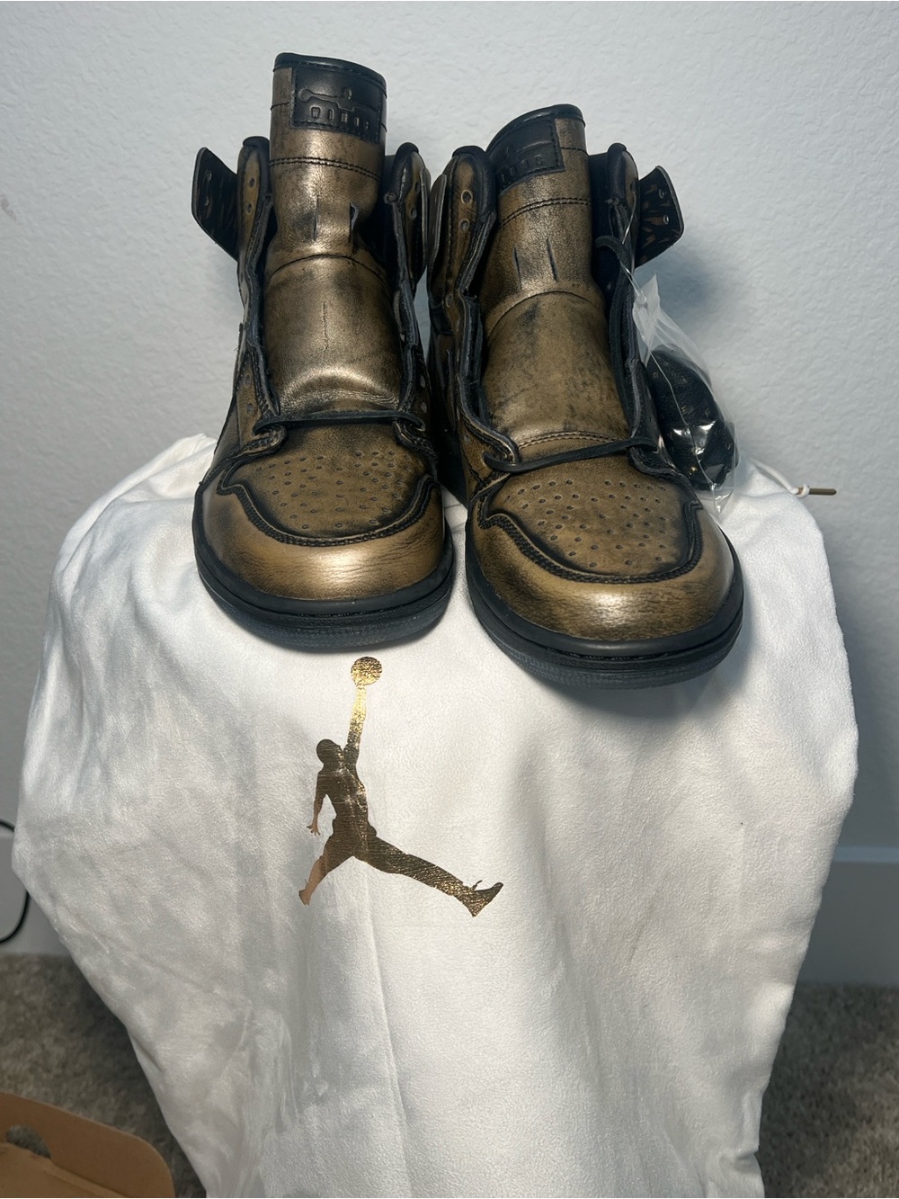 Air Jordan 1 Retro High OG 'Wings' limited-edition - Picture 13 of 13